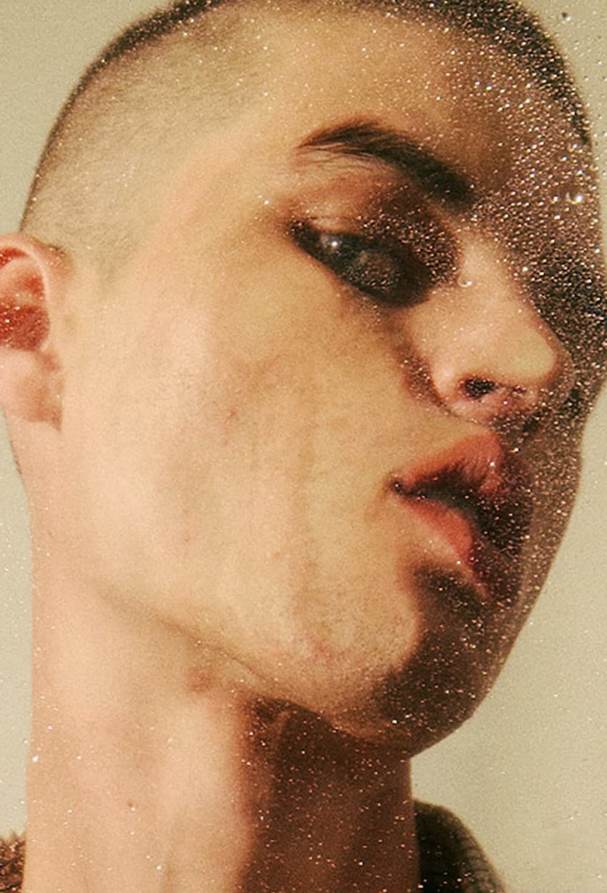 Chloe Davies - Image 6